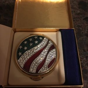 Brand new Ester Lauder Vintage Compact